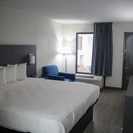Clarion Pointe Statesville Extérieur photo
