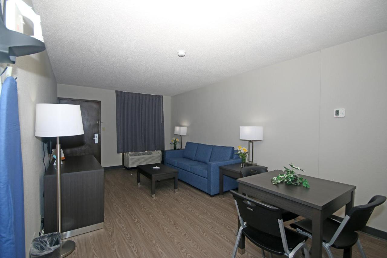 Clarion Pointe Statesville Extérieur photo
