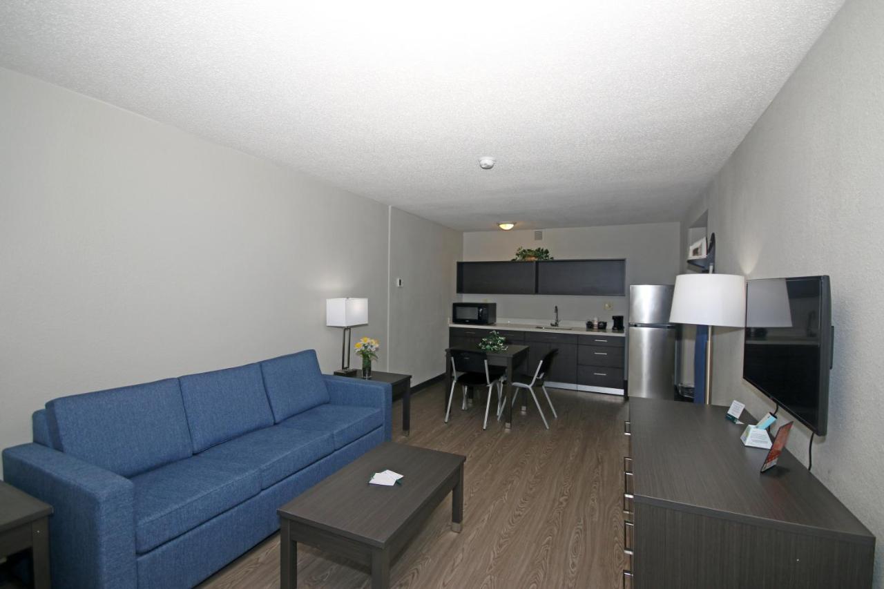 Clarion Pointe Statesville Extérieur photo
