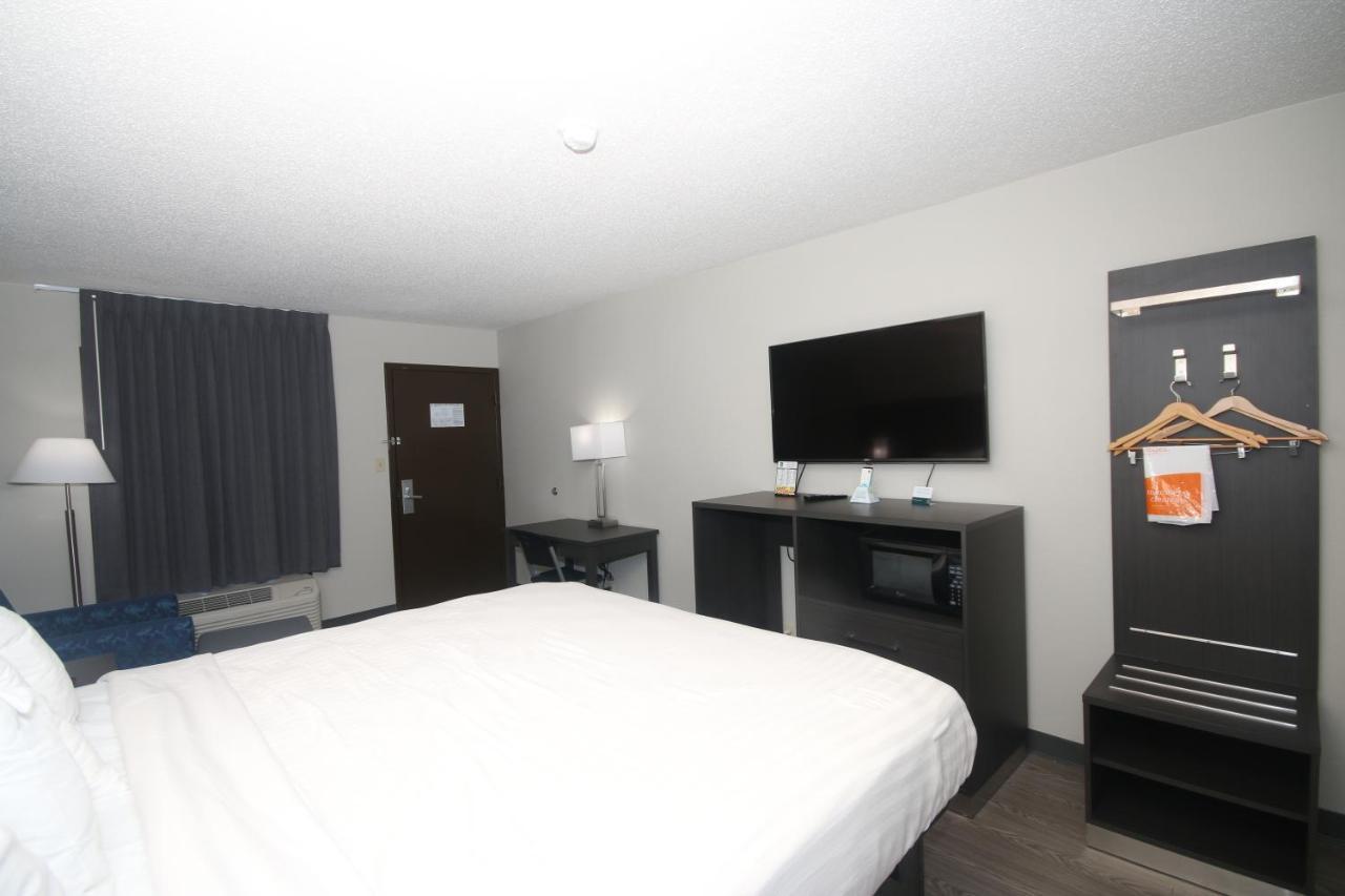 Clarion Pointe Statesville Extérieur photo