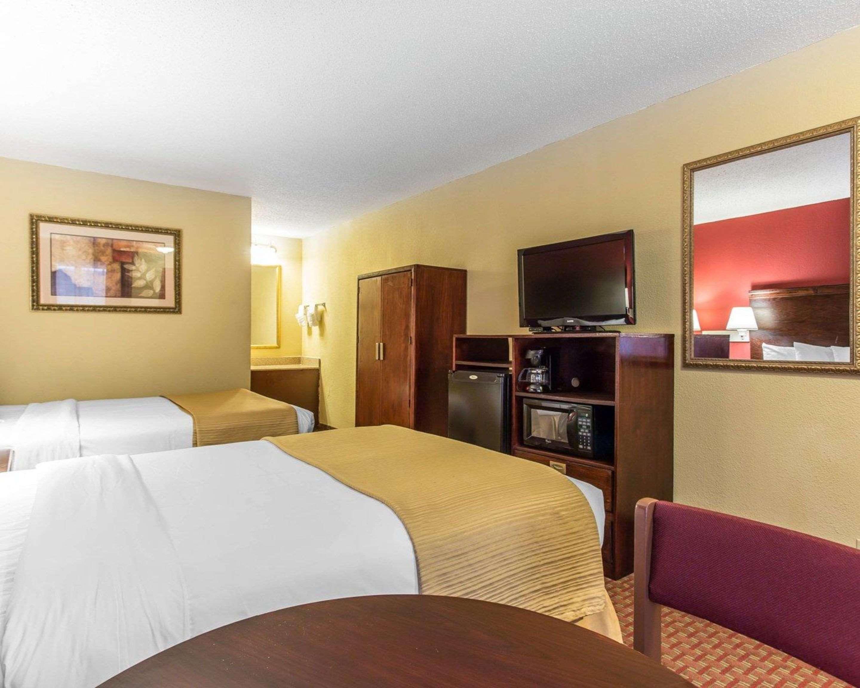 Clarion Pointe Statesville Extérieur photo