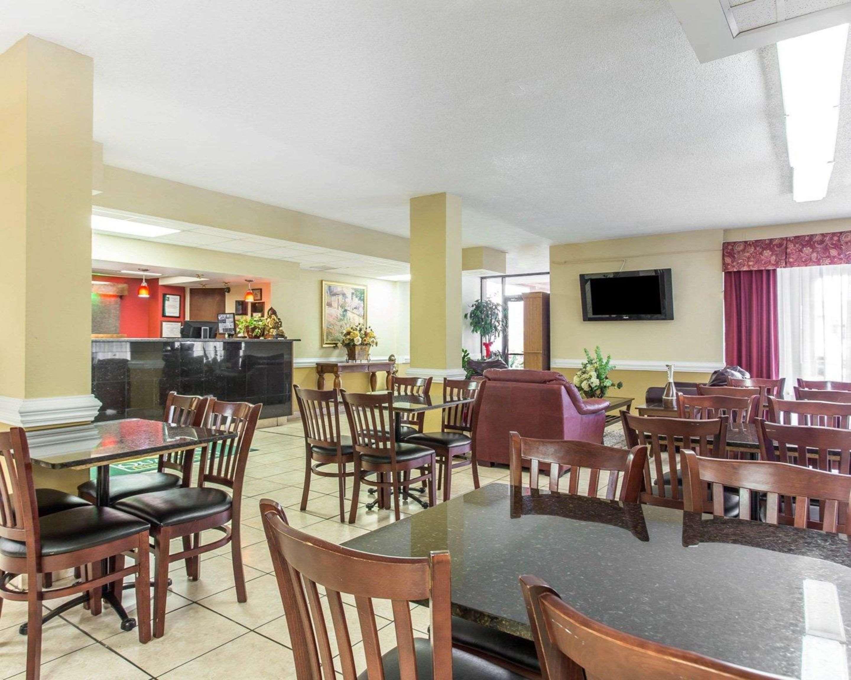 Clarion Pointe Statesville Extérieur photo