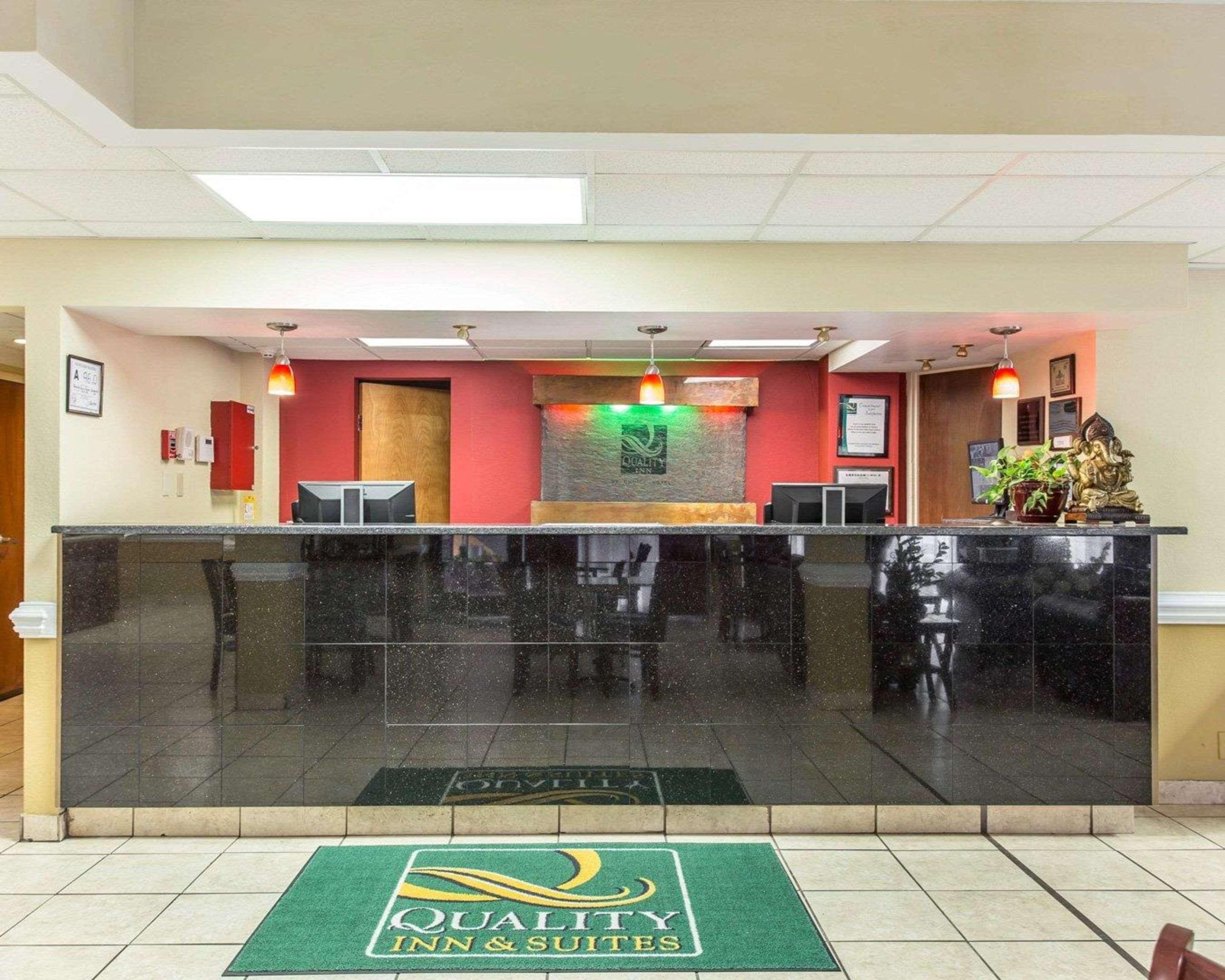 Clarion Pointe Statesville Extérieur photo