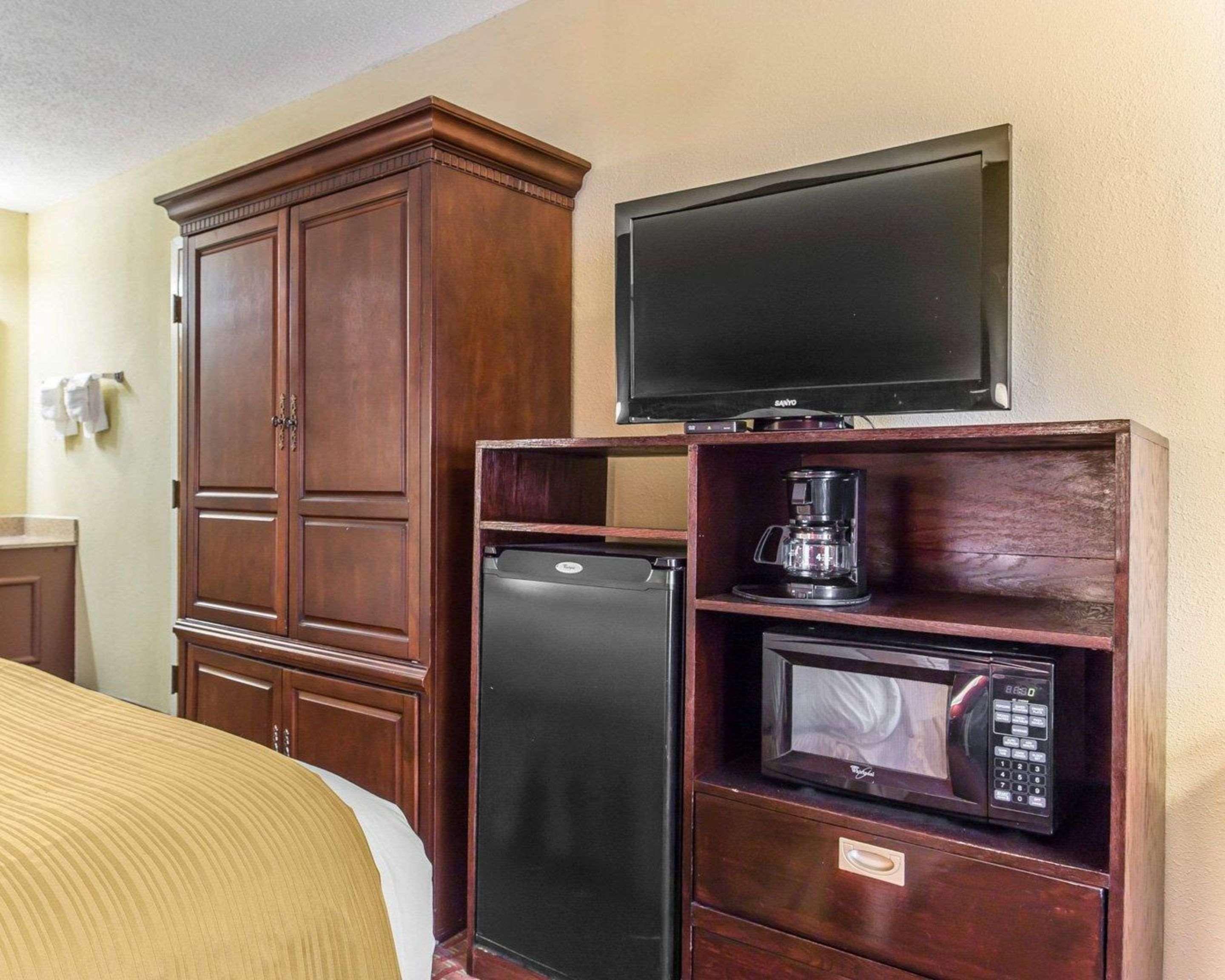 Clarion Pointe Statesville Extérieur photo
