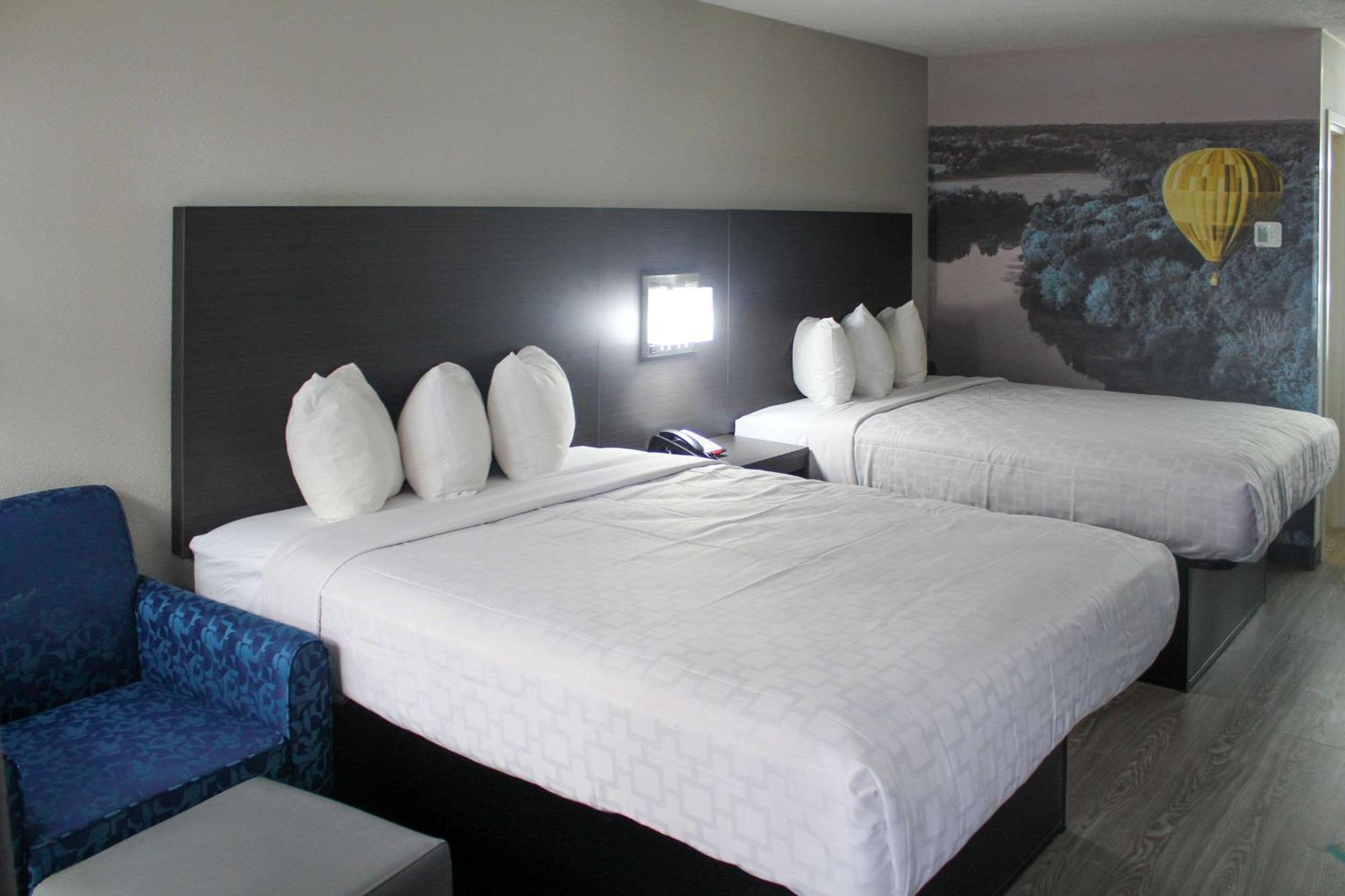 Clarion Pointe Statesville Extérieur photo