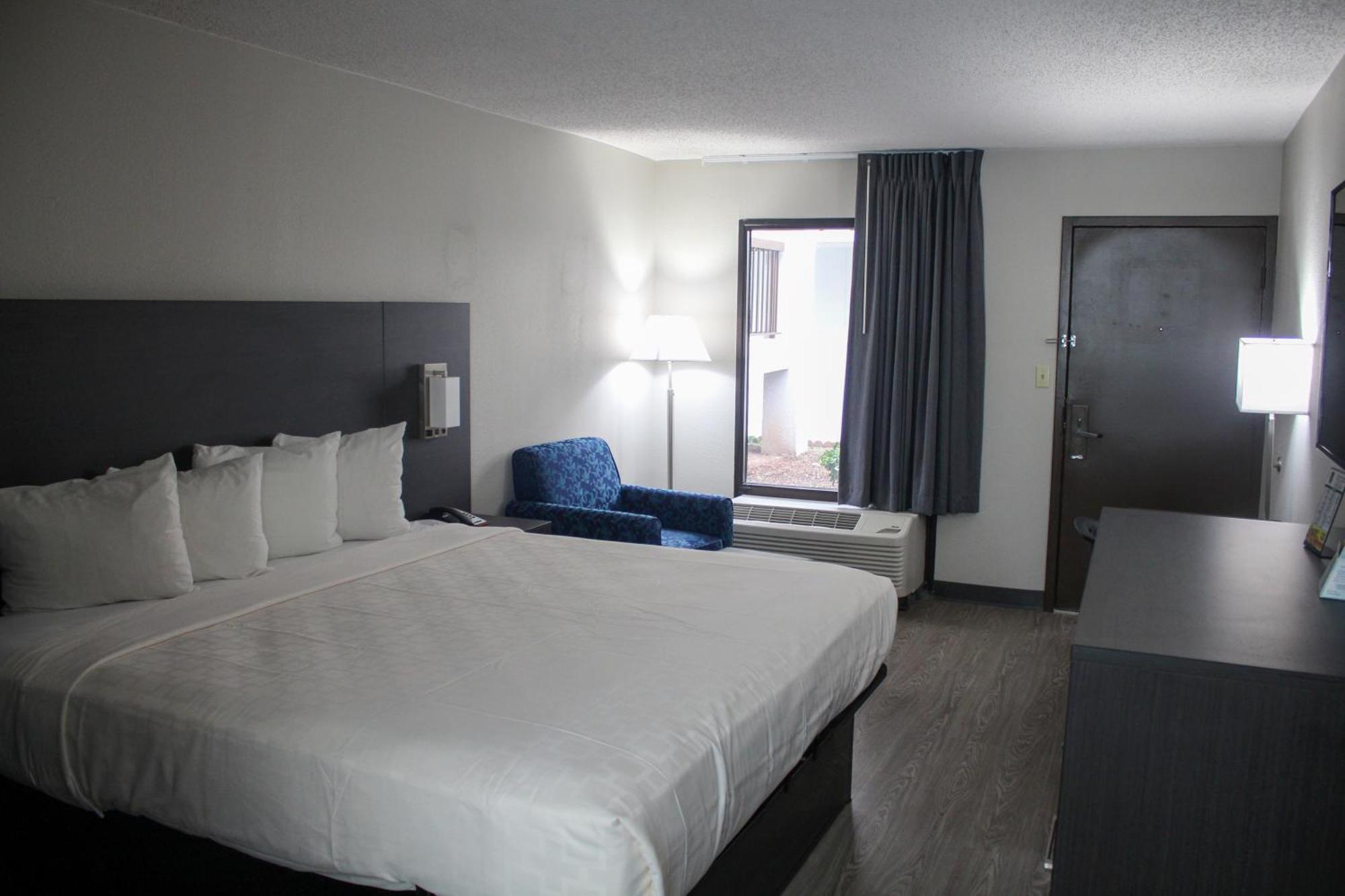 Clarion Pointe Statesville Extérieur photo