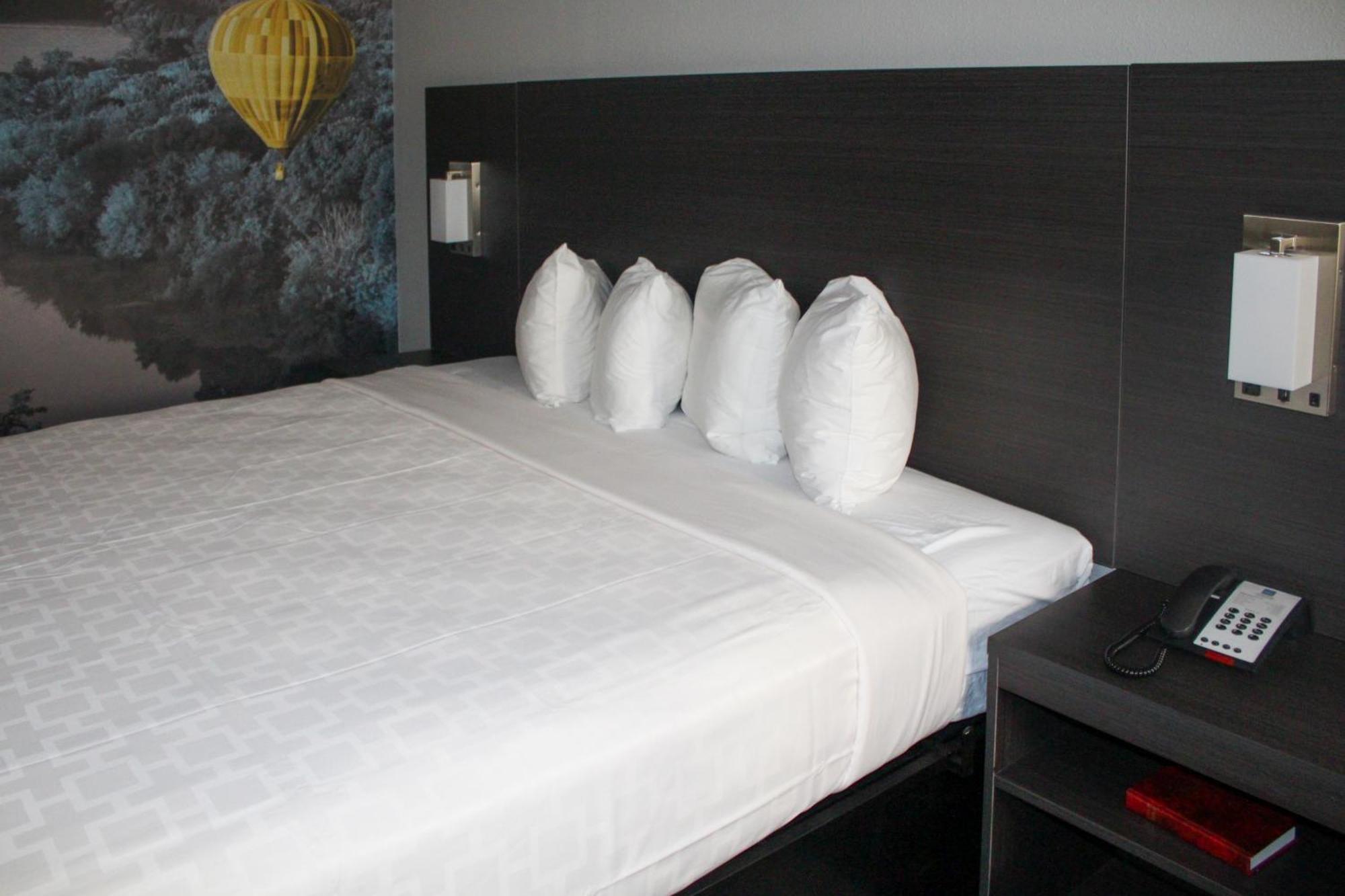 Clarion Pointe Statesville Extérieur photo